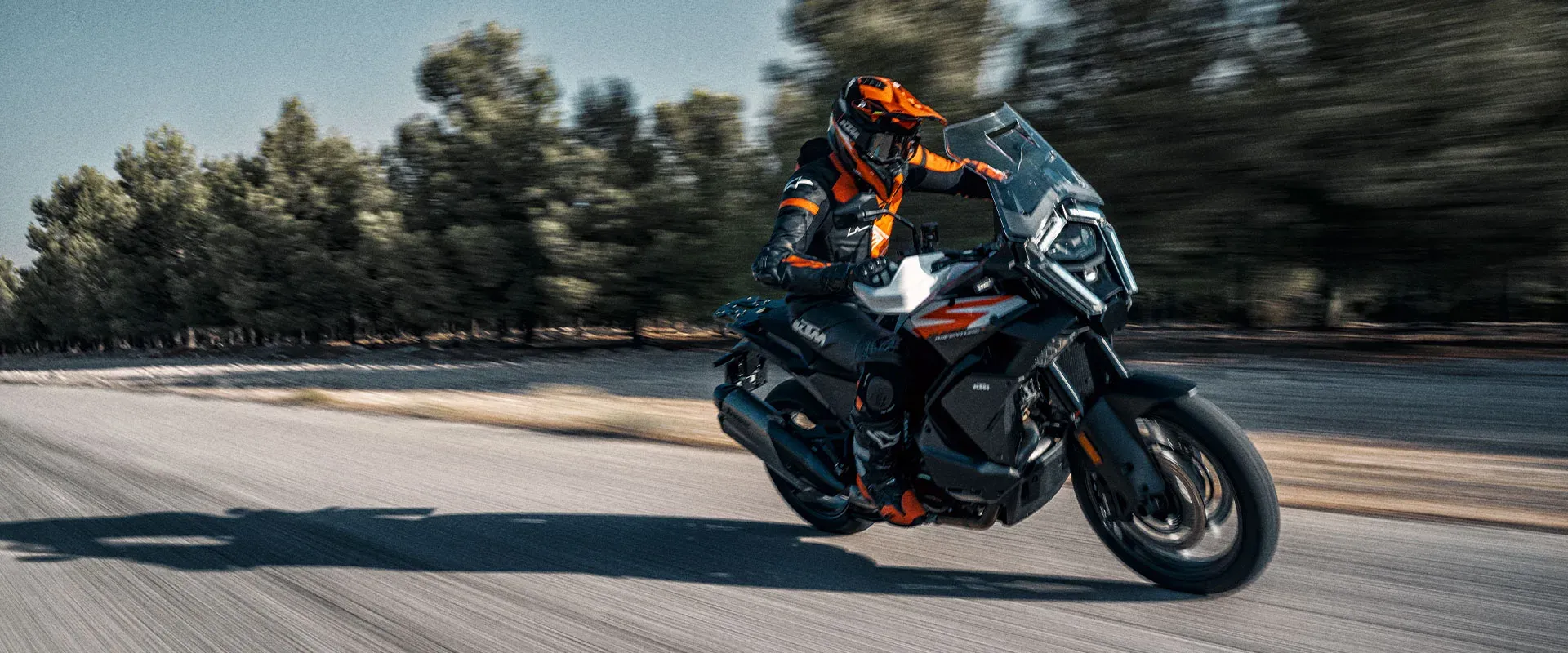 Motocykl złożony w zakręcie